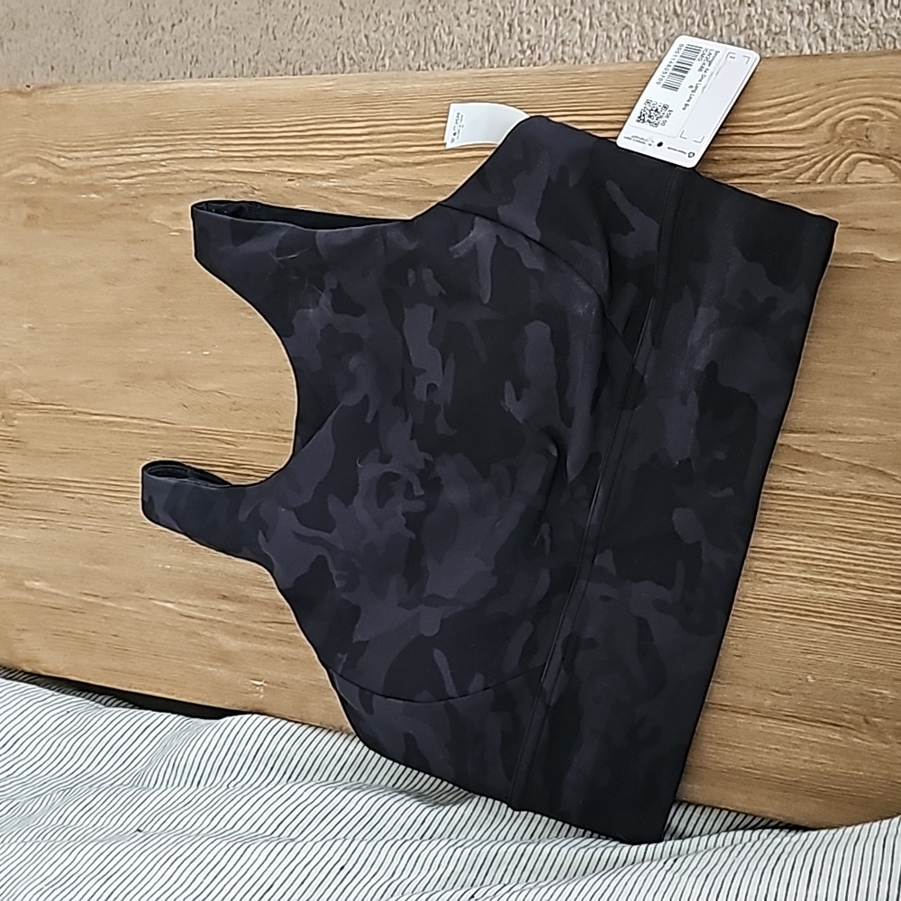 SOLD NWT Lululemon Stronger As One Long Line Bra 6 Black Camo - Picture 3 of 3